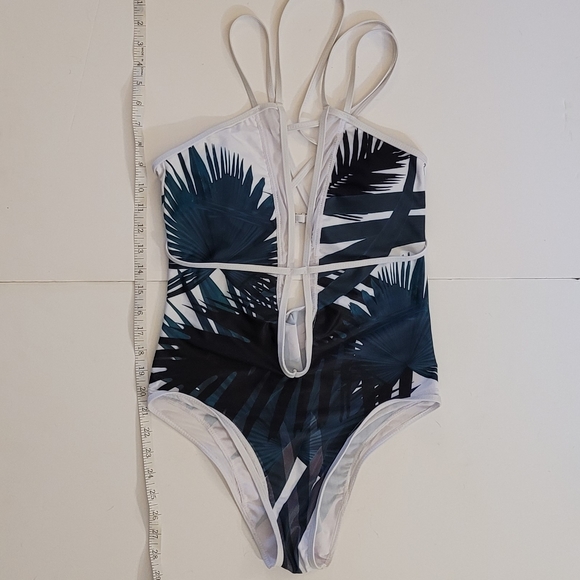NWOT Tropical One-piece - Picture 4 of 10